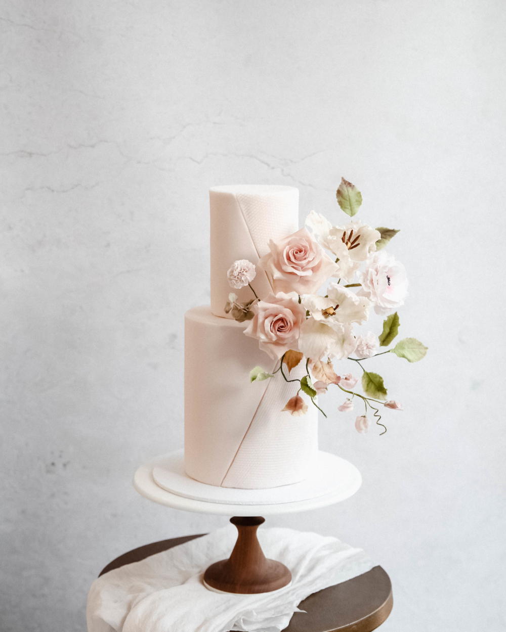 Designer Wedding Cakes by House of Elegant Cakes | Bridestory.com